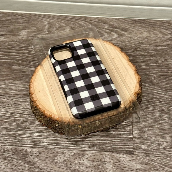 Casely iPhone 11 Pro Phone Case Checkered Gingham Compatible with MagSafe - Picture 4 of 7